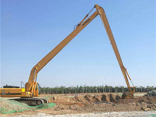 现代455挖掘机加长臂25米